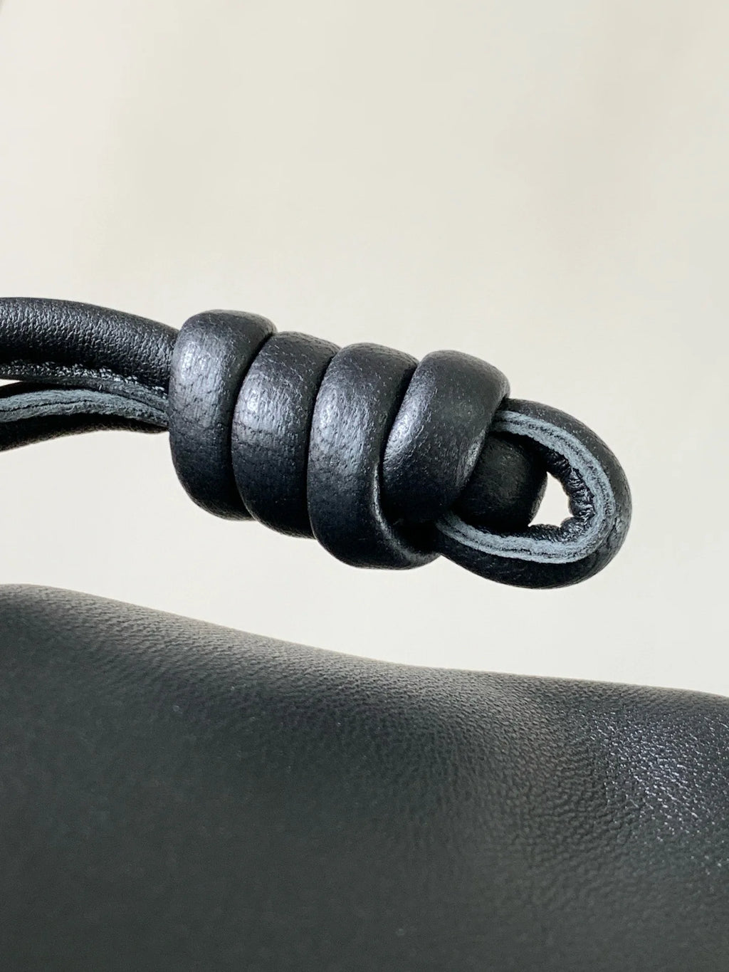 2025 Luxury Genuine Leather Designer Bag Large Capacity Black Retro Bucket Bag Simple Style Women Brand Shoulder Bag