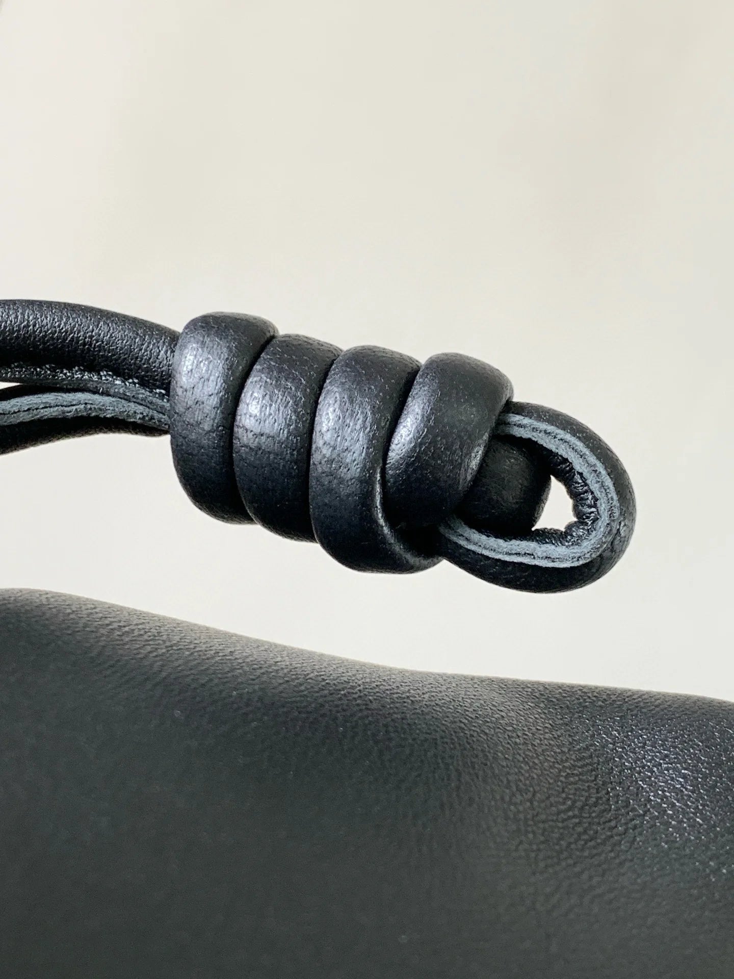 2025 Luxury Genuine Leather Designer Bag Large Capacity Black Retro Bucket Bag Simple Style Women Brand Shoulder Bag