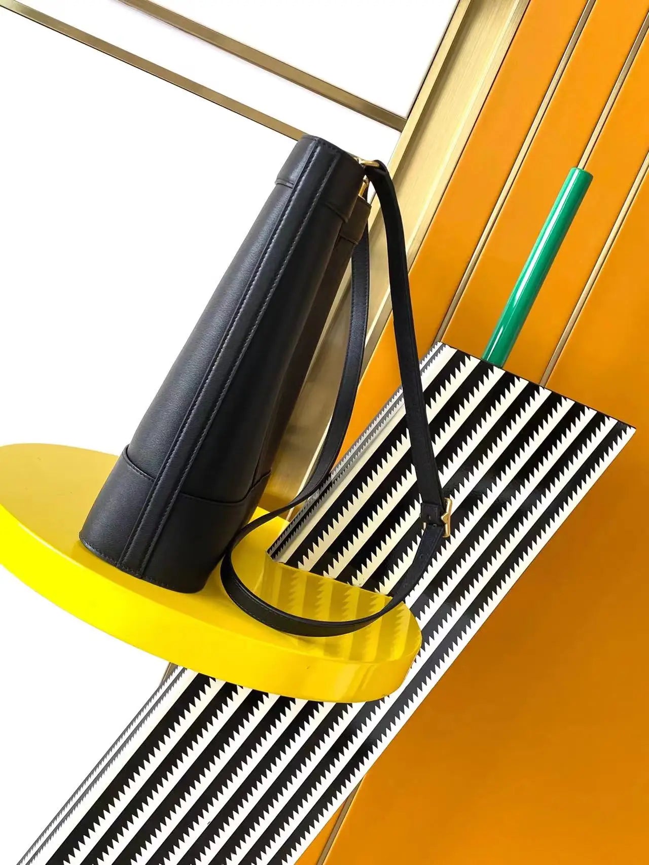 Lady Bucket Bags for Women Luxury Designer 2025 New Decoration Chain Beach Vacation Brand Shopping Handbag