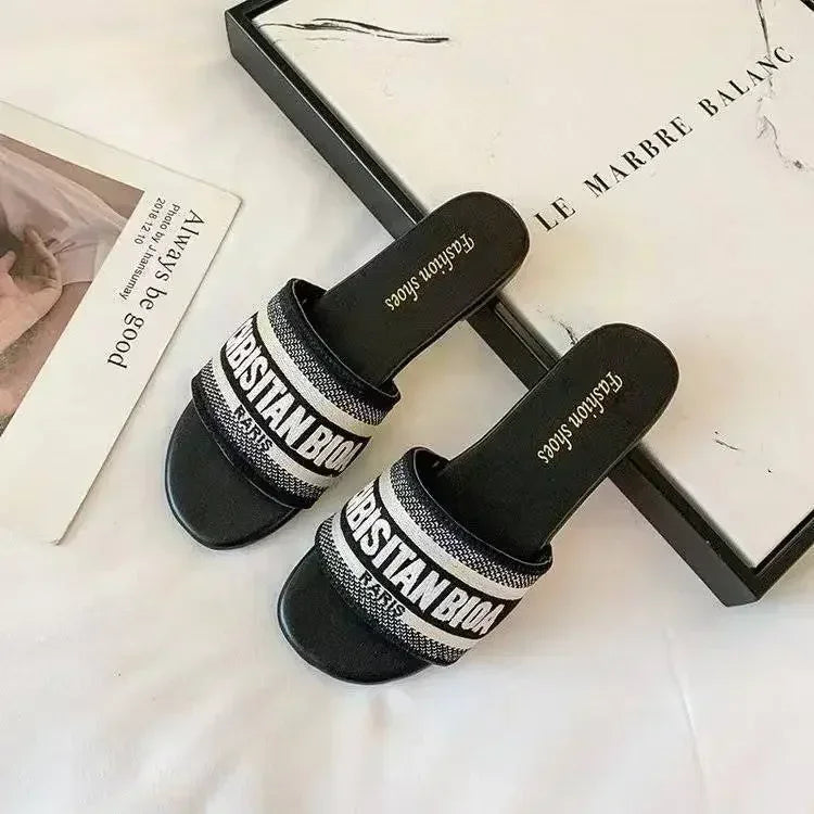 Luxury Design Summer Classic Simple Sandals Ladies Wear Fashion Ins Tide Beach Non-slip Flip-flops SD1