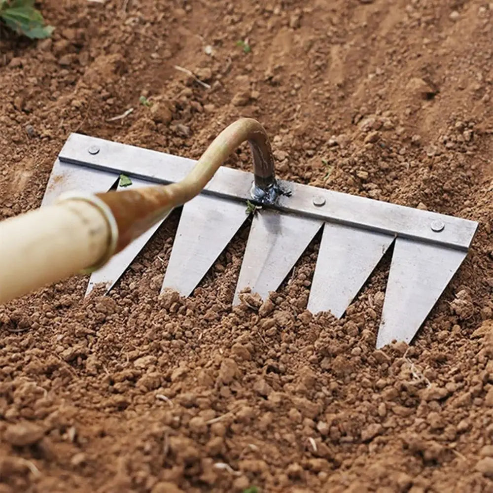 6-Tooth Garden Weeding Hoe with Metal Harrow - Agricultural Scarifier Tool for Efficient Weed Removal