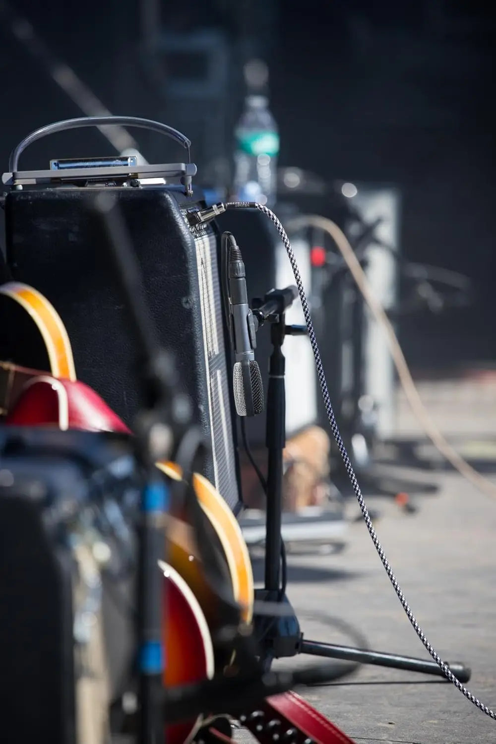 Professional e 609 Silver Super-Cardioid Instrument Microphone,Wired, Wireless