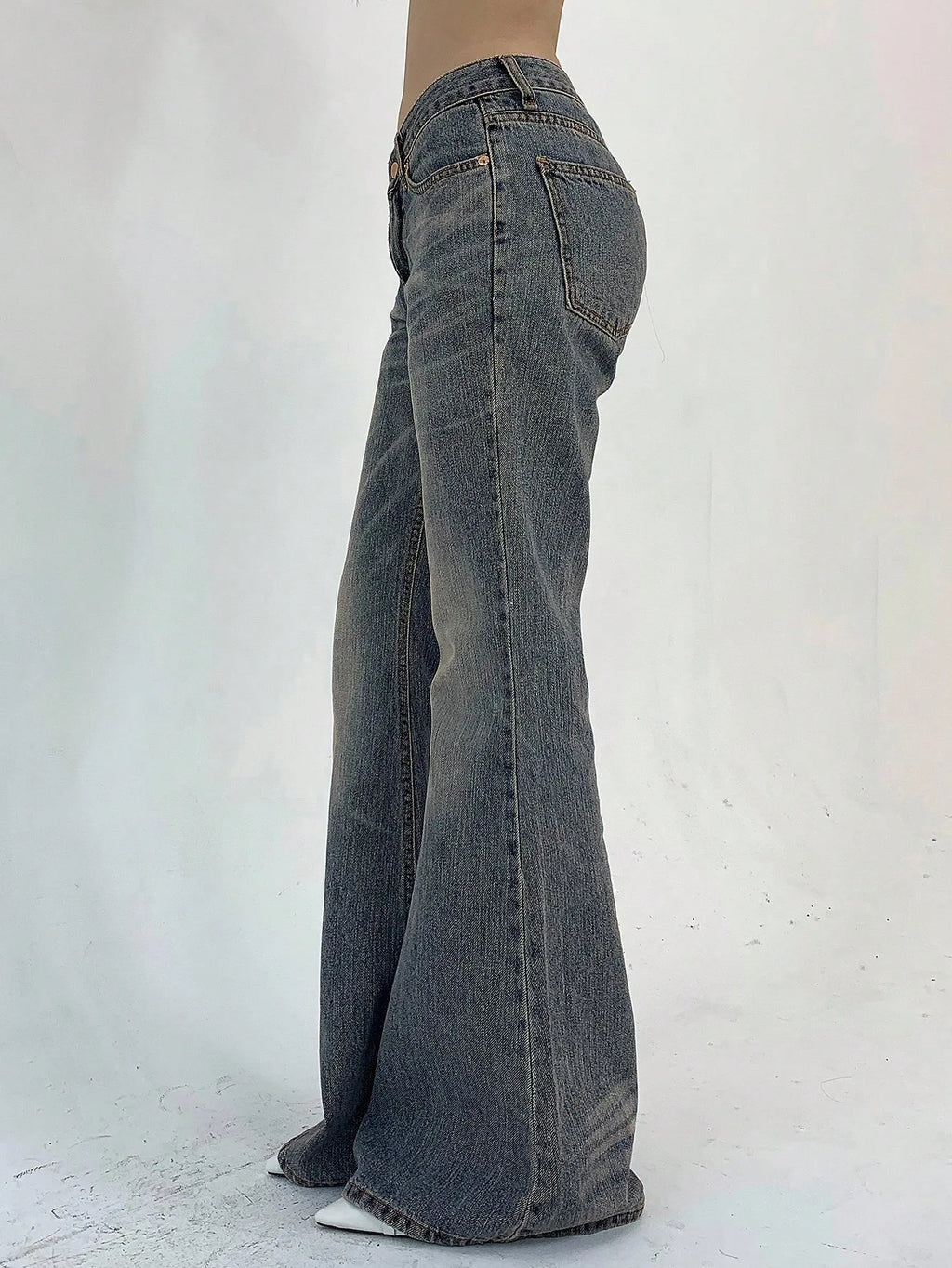 Women's Low Rise Flared Denim Jeans with Pockets, Casual Vintage Style