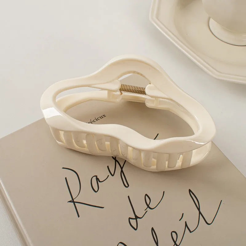 Irregular Hollow Out Hair Claws Clips Women Girls Tortoiseshell Large Crab Hair Clamps Barrettes Clips Hair Accessories Fashion