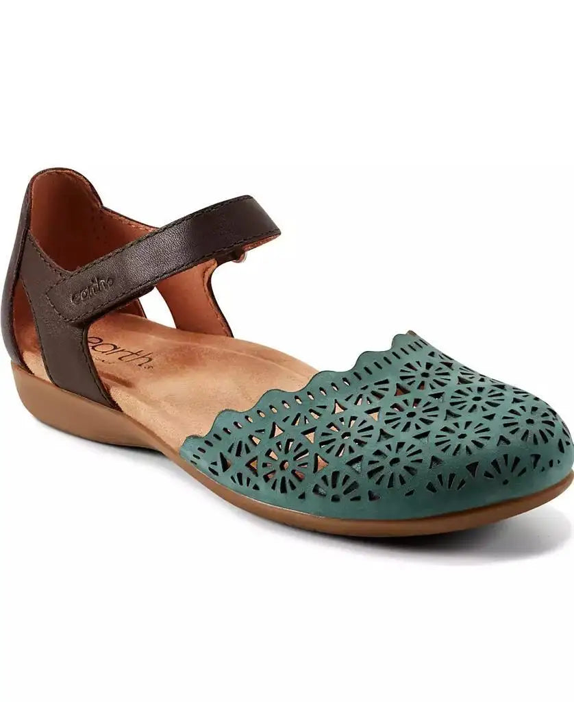 Earth | Women's Bronnie Perforated Two-Piece Flat Sandals