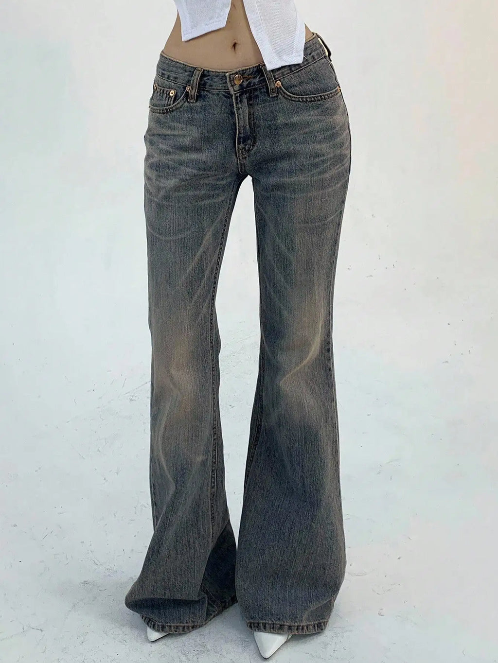 Women's Low Rise Flared Denim Jeans with Pockets, Casual Vintage Style