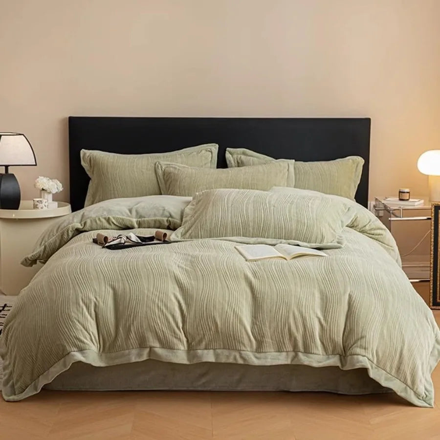 Dark Grey Soft Fluffy Queen Comforter Set for Winter Anti-Static 4-Piece Bedding with Comforter Fitted Sheet Pillow Shams in Pi