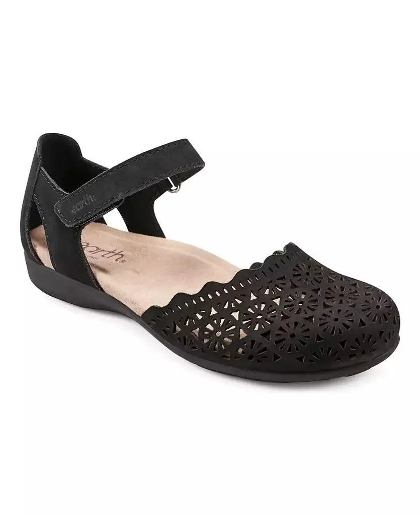 Earth | Women's Bronnie Perforated Two-Piece Flat Sandals