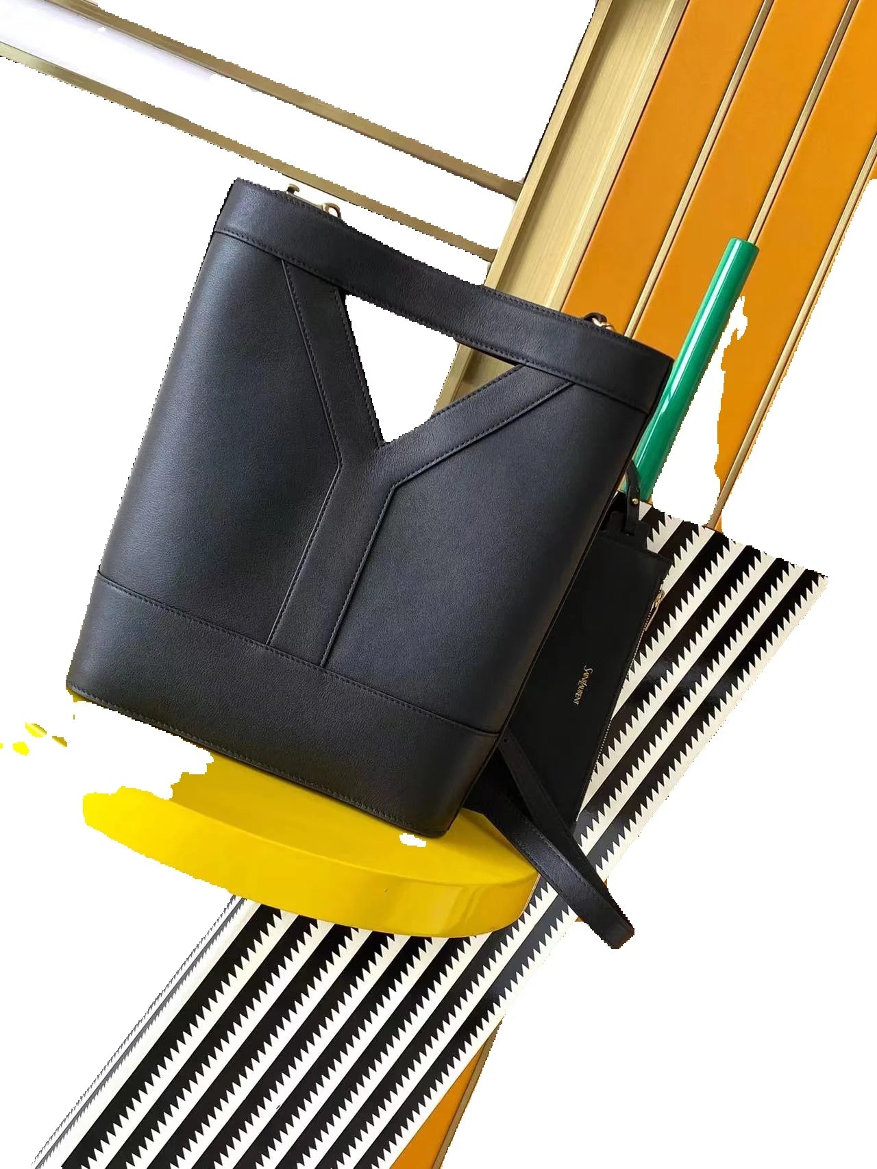 Lady Bucket Bags for Women Luxury Designer 2025 New Decoration Chain Beach Vacation Brand Shopping Handbag