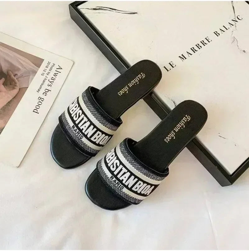 Luxury Design Summer Classic Simple Sandals Ladies Wear Fashion Ins Tide Beach Non-slip Flip-flops SD1