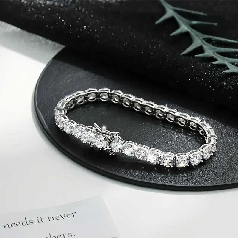 Exquisite and fashionable Moissanite tennis bracelet, made of S925 sterling silver, high-end jewelry gift for banquets and eveni