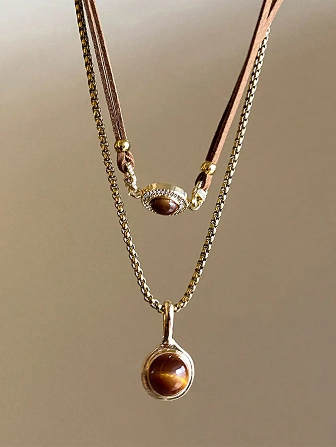 Vintage Multi-Layer Tiger Eye Stone Pendant Necklace for Women, Elegant Clavicle Chain Jewelry Set