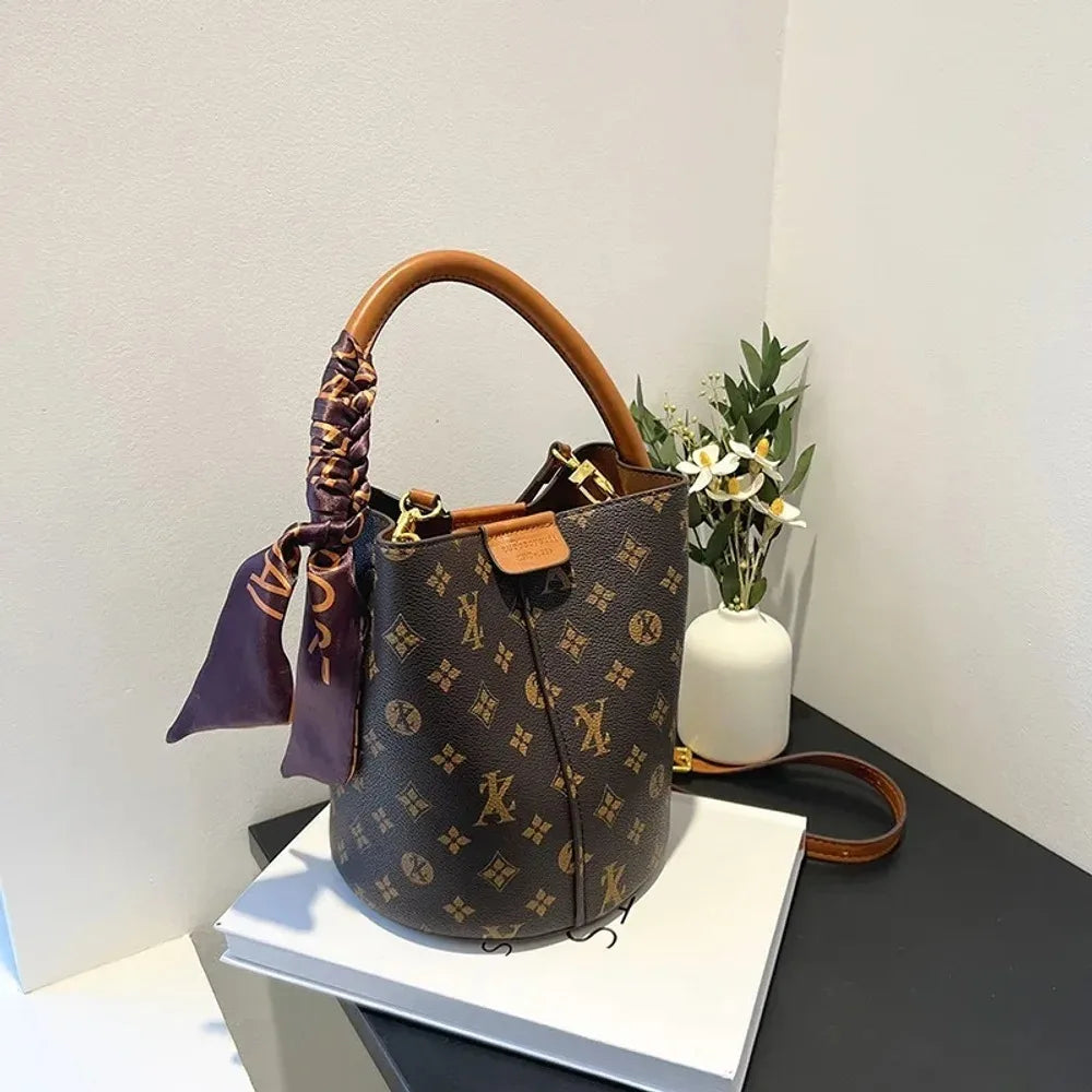 NEW Luxury Designer Women'S Shoulder Bag High-End Fashional Water Bucket Bag Crossbody Bags Unique Women Clutch Travel Tote Bag