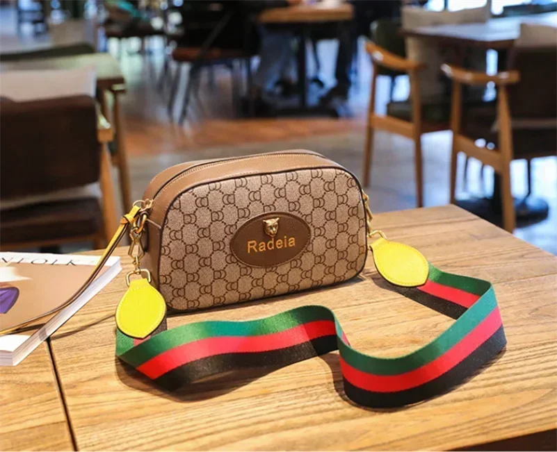 Retro Europe and The United States Ladies Shoulder Crossbody Bag Fashion Printing Shoulder Bag Tiger Head Metal Decoration GB11