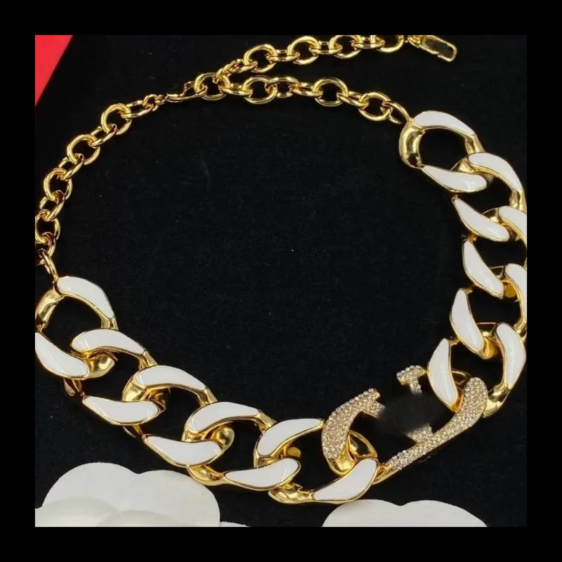Light Luxury Simple High-end Niche Design Letter Fashion Versatile 2024 Jewelry Necklace