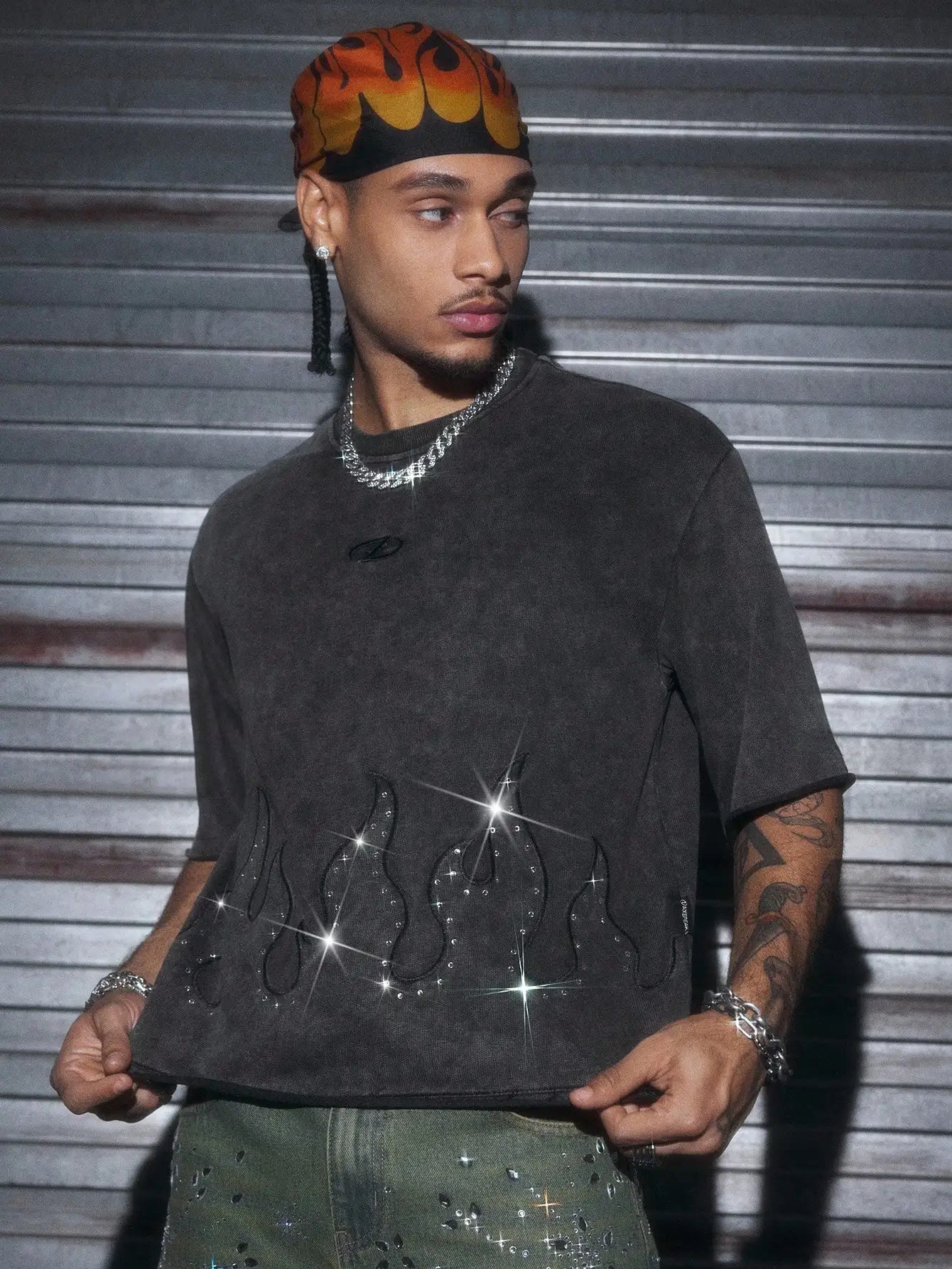 Men's Loose Fit Round Neck Short Sleeve T-Shirt with Glitter Flame Graphic, Streetwear Style