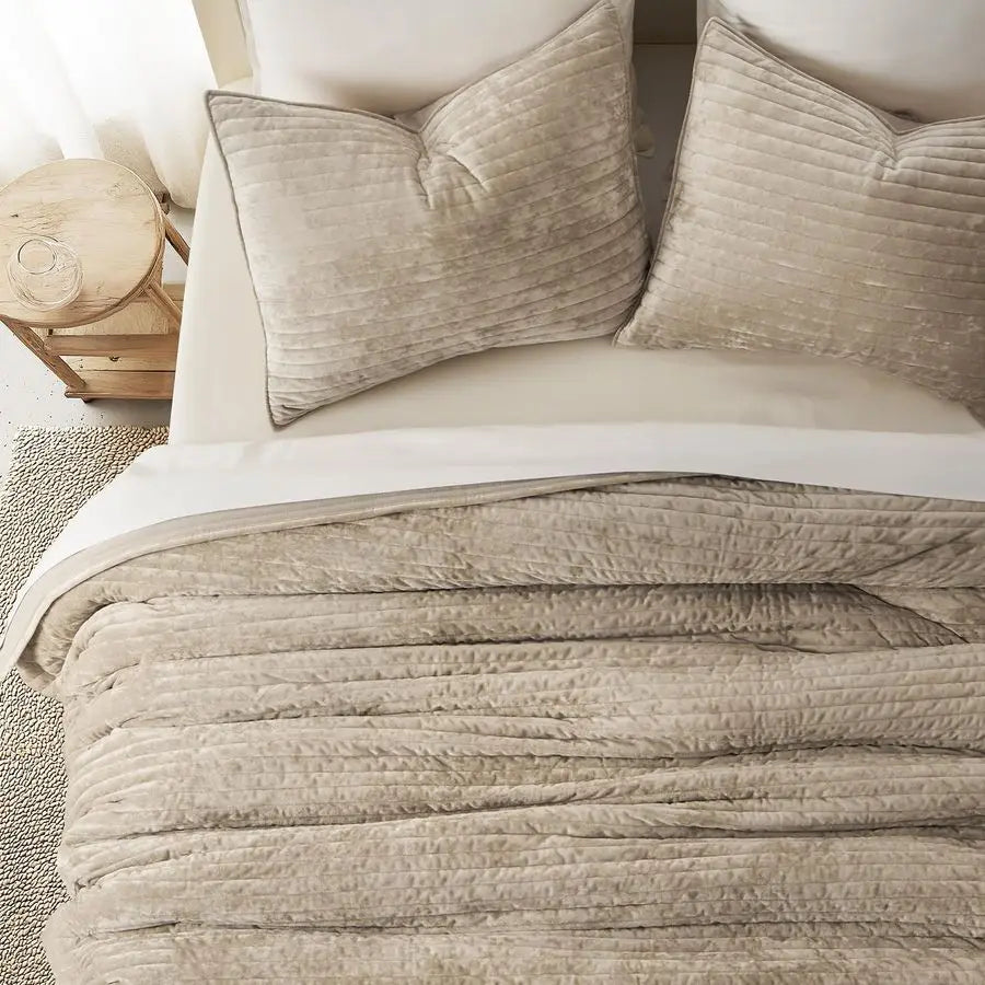 Velvet Quilt Set King Size, Luxurious Soft Striped Channel Bedding Set, Lightweight Velvet Comforter for All Season, Oversized B