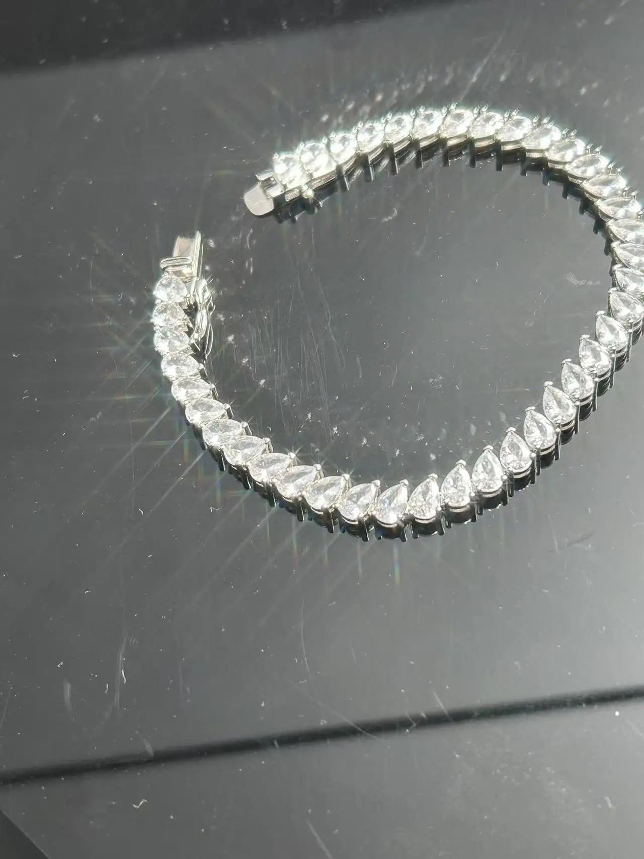 1 piece of S925 sterling silver bracelet, suitable for both men and women, featuring a creative, elegant, and fashionable design