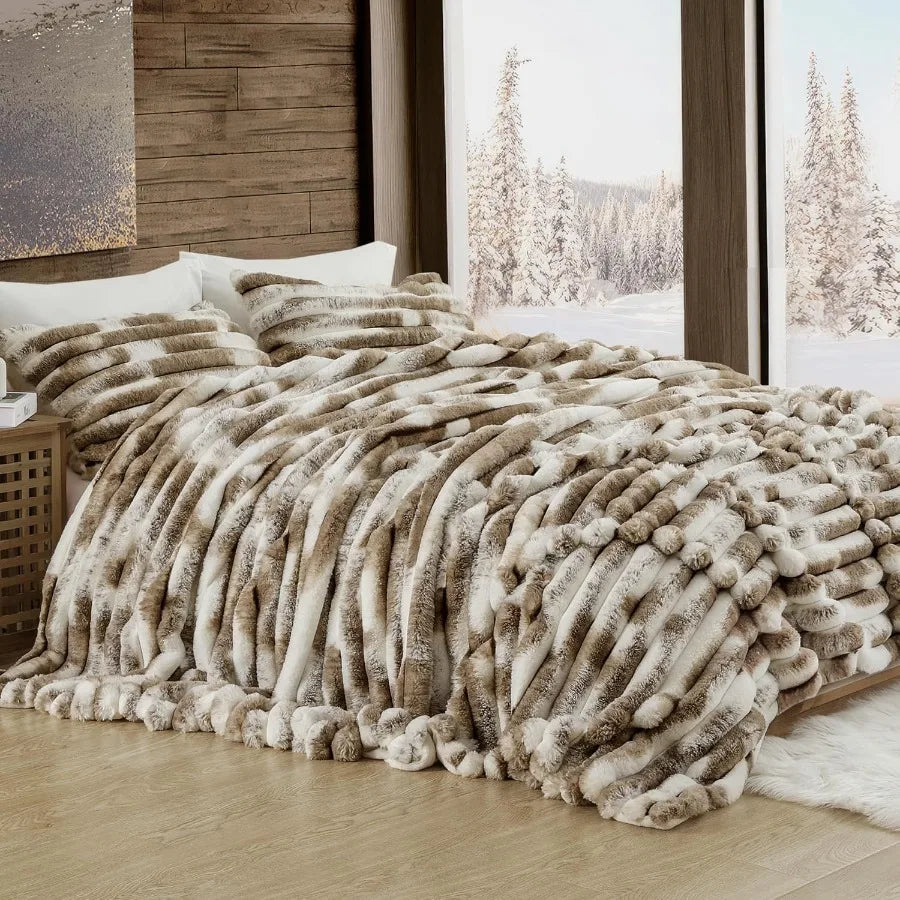 Queen Size Striped Stitching Tie-Dye Khaki Faux Rabbit Fur Comforter Set 3 Pieces Warm Soft Plush Fuzzy Winter Bedding Set 90x9