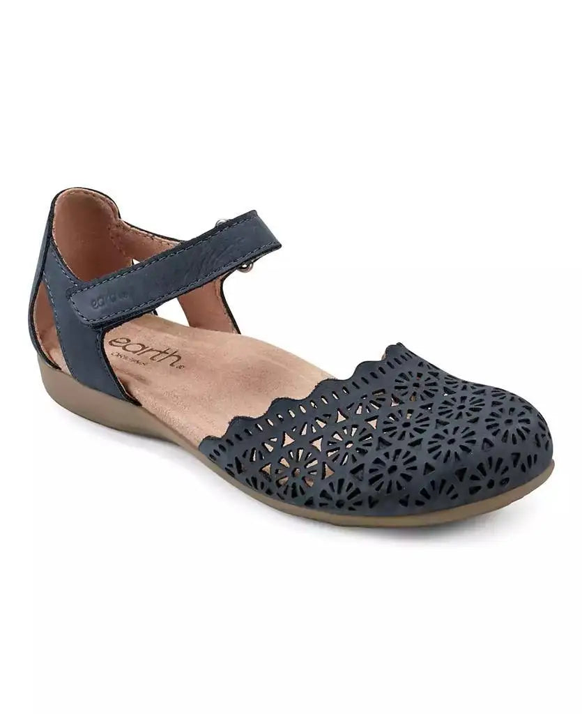Earth | Women's Bronnie Perforated Two-Piece Flat Sandals