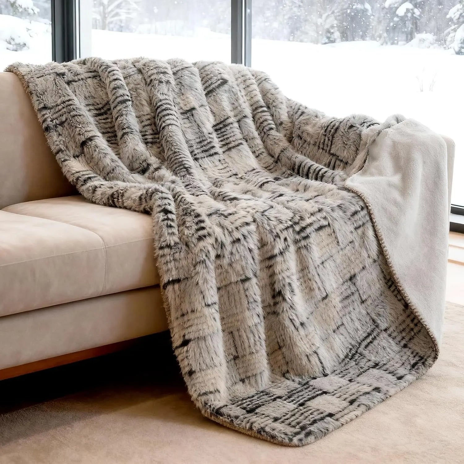 Soft Faux Fur Throw Blanket, Checkered Plush Blanket for Couch, Double Sided Thick Blanket Gift for Women Christmas Birthday