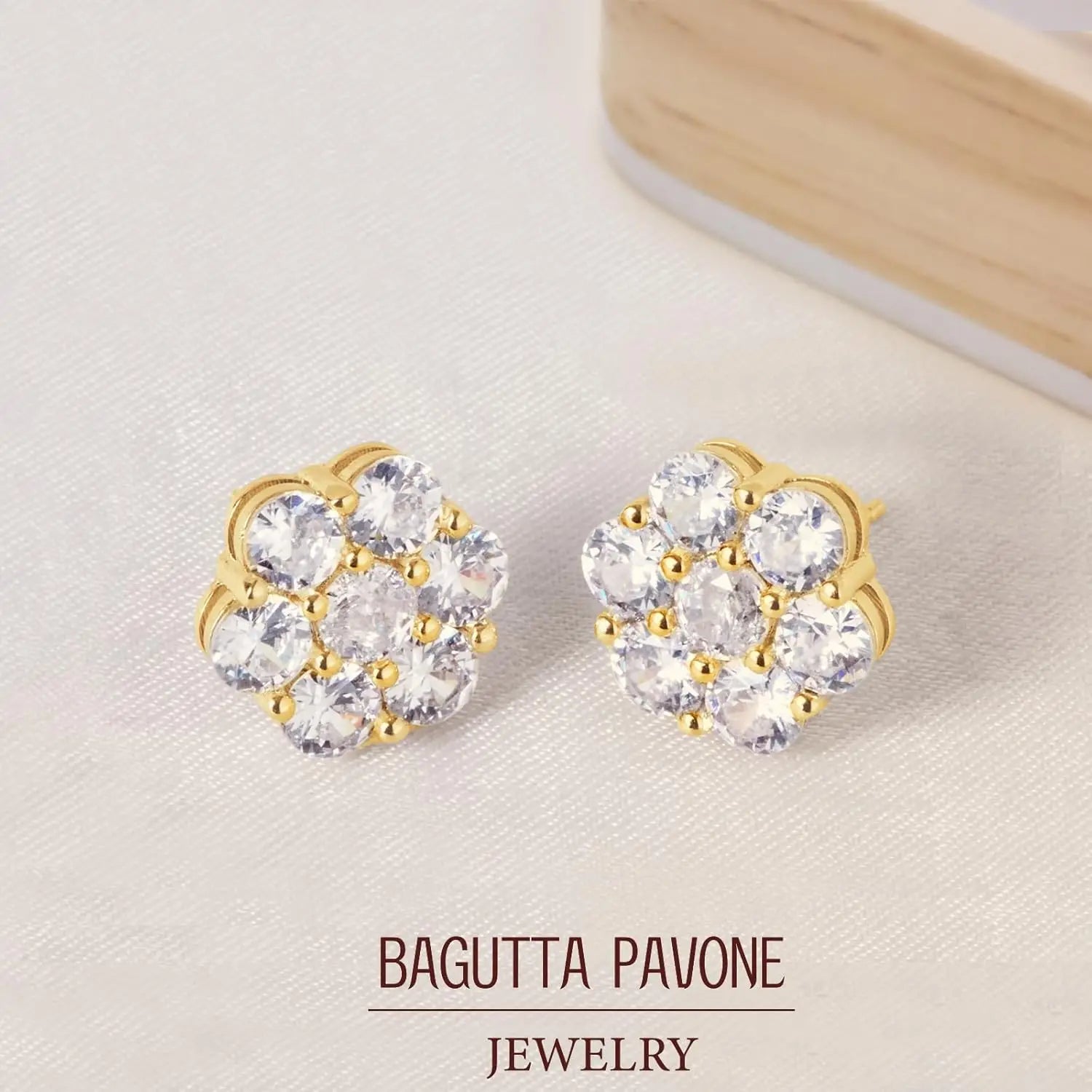 Moissanite Stud Earrings Round Cut Diamond Moissanite Earrings with 925 Sterling Silver Post,18K White Gold Plated Dainty